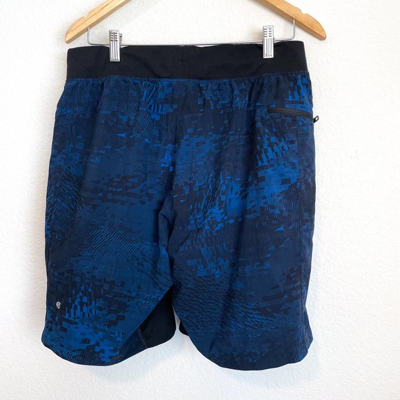LULULEMON Men's Blue Black Shorts - Picture 2 of 7